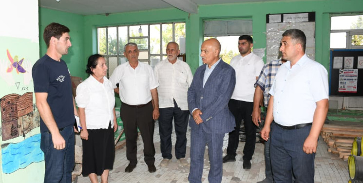 Rayon rəhbəri Ərkivan qəsəbə 1 saylı C.Cabbarlı adına tam orta məktəbində aparılan təmir işləri ilə tanış olub-26.08.2026