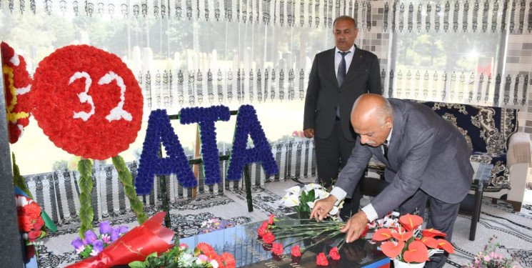 Rayon rəhbəri II Yeddioymaq ərazisində şəhid məzarlarını ziyarət etdi 05.08.2026
